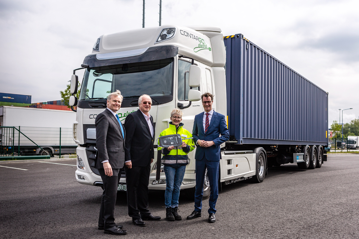 Due DAF CF Electric per Rhenus Logistics in Germania