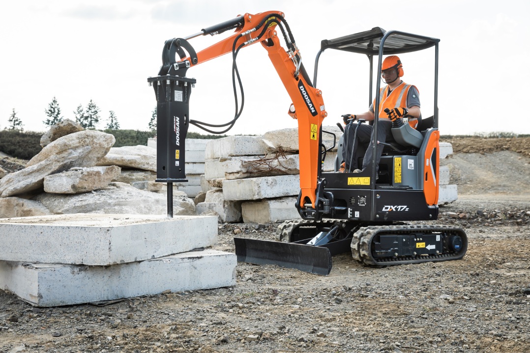 Doosan lancia i nuovi martelli demolitori idraulici serie HB