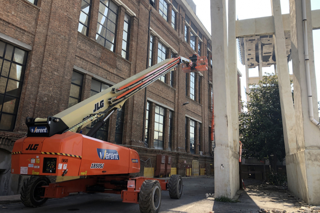 Due Ultra Boom da record per i lavori di demolizione del ponte Morandi