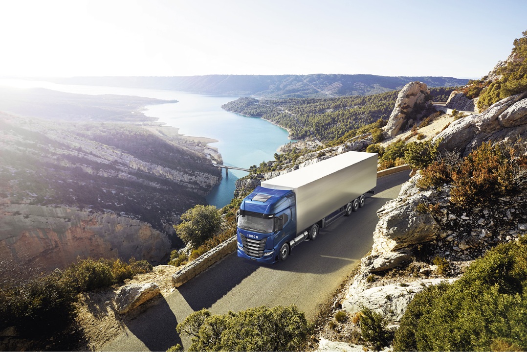 L’IVECO S-Way NP 460 vince il premio “Sustainable Truck of the Year 2021”