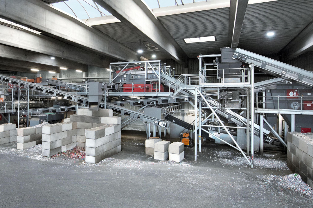 STADLER: scaglie di plastica purissime e maggiore produttività