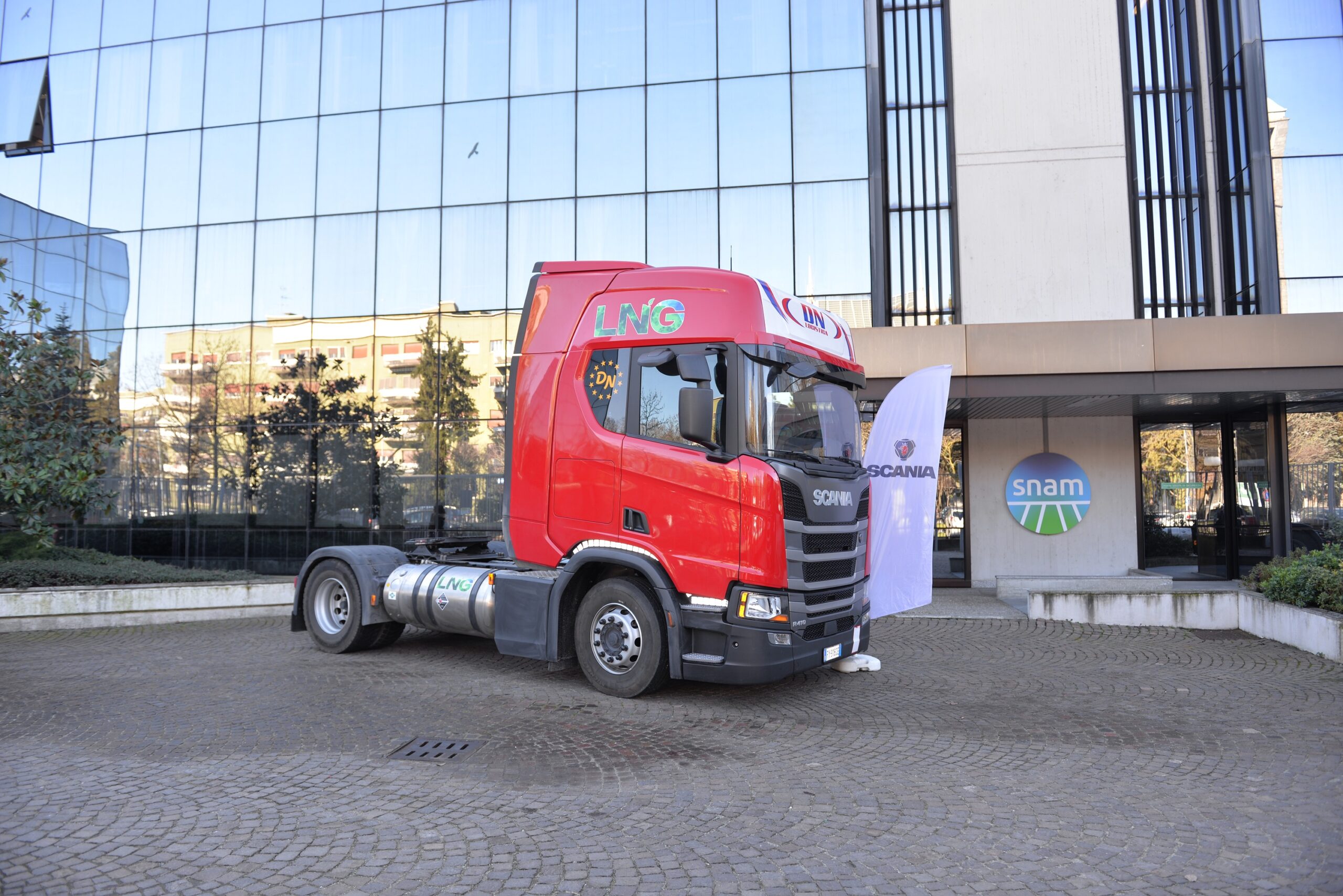 Snam, Scania e DN Logistica insieme per la mobilità sostenibile a LNG
