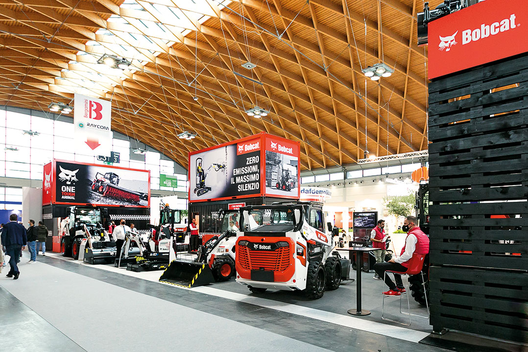 La lince rossa mostra i denti a Ecomondo