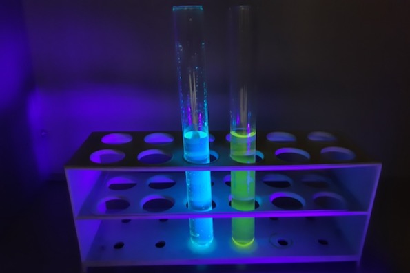 Molecole fluorescenti attivano reazioni chimiche “green” team di Ca’ Foscari dimostra potenzialità dei carbon dots
