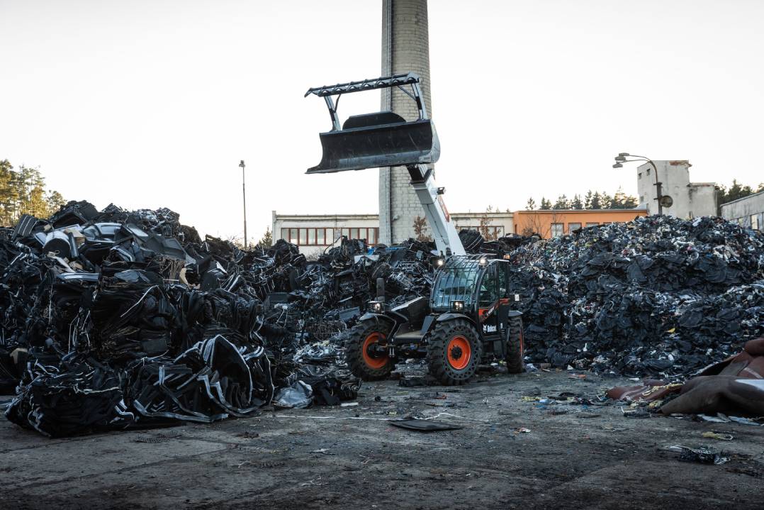 I telescopici Bobcat Waste Expert serie R emergono come campioni sui mercati dello smaltimento e del riciclo