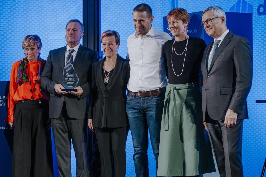 Storie di successo: Maria e Toni Niederstätter premiati al ricevimento di Confindustria Alto Adige