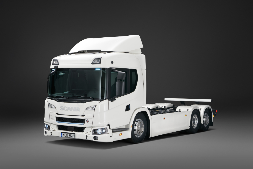 Scania presenta il nuovo veicolo ibrido: 60 km di autonomia in modalità elettrica