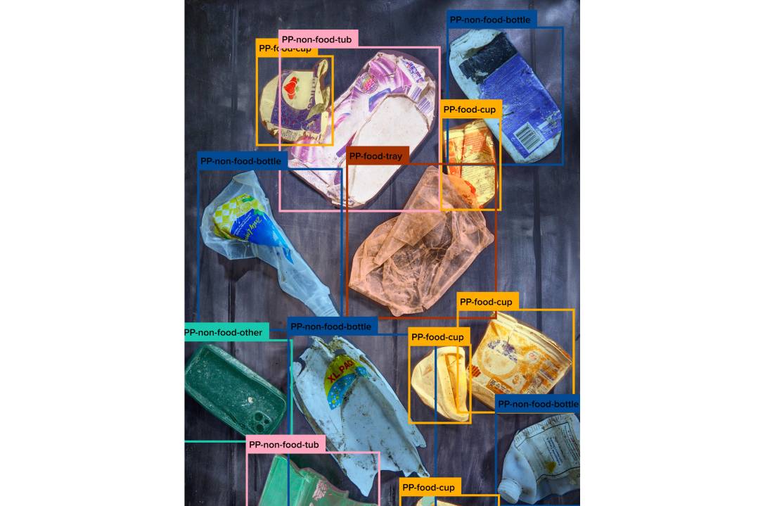 Il deep learning, il monitoraggio in tempo reale e molto altro: le tendenze del riciclo per il 2025 secondo TOMRA