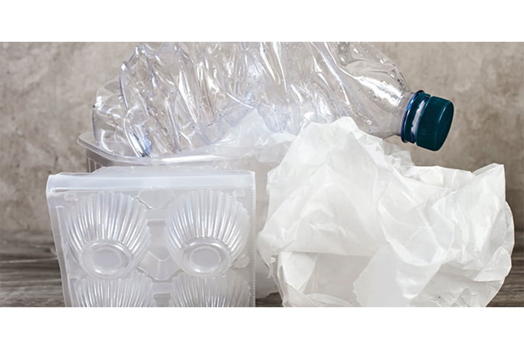 Tomra Sorting Recycling presenta la nuova tecnologia “sharp eye” per separare le vaschette monostrato in PET dalle bottiglie in PET.