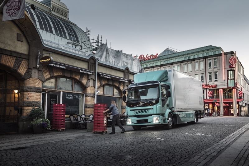Nel 2021, Volvo Trucks lancerà una gamma completa di veicoli elettrici a partire dall’Europa
