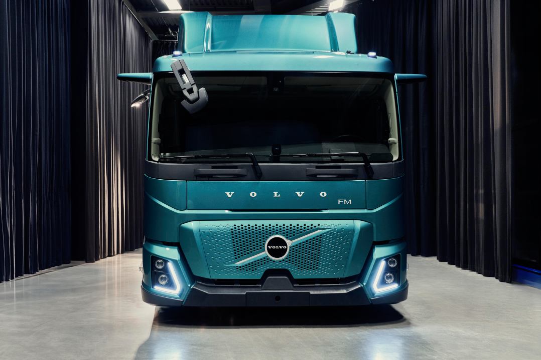 Volvo presenta il suo primo camion esclusivamente elettrico