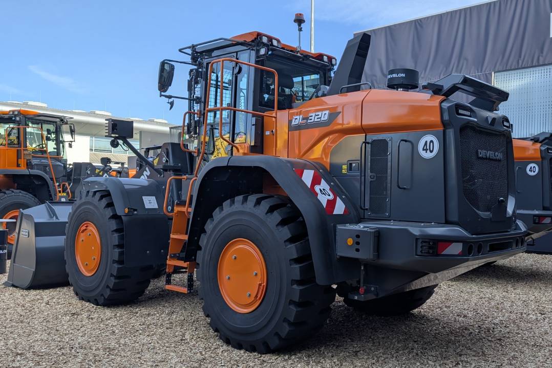 Nuovo kit smaltimento e riciclo dei rifiuti per le pale gommate Develon DL-7