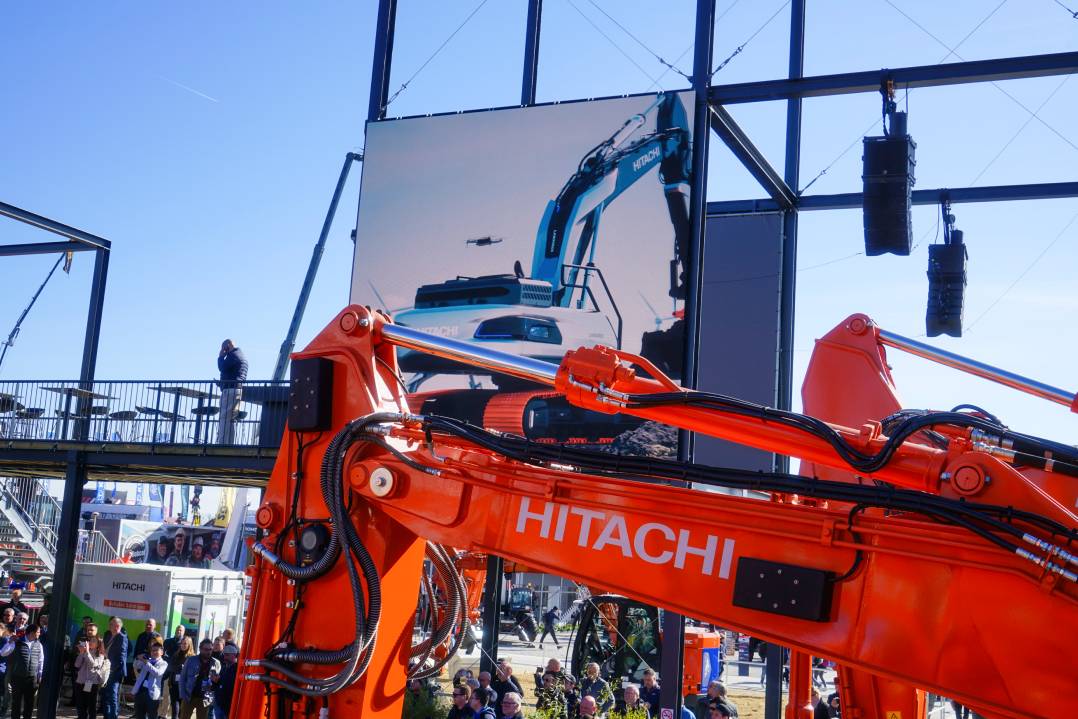 Hitachi Construction Machinery diventa LANDCROS