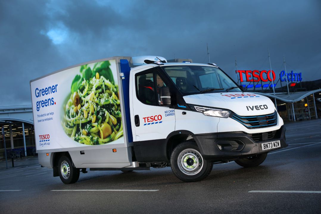 La catena di supermercati britannica Tesco espande la flotta elettrica con 151 eDaily