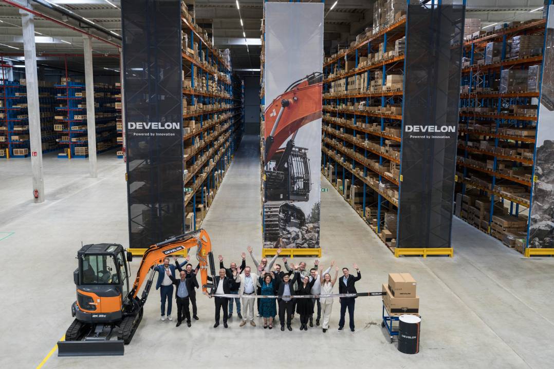 Develon apre un nuovo centro distribuzione ricambi in Belgio