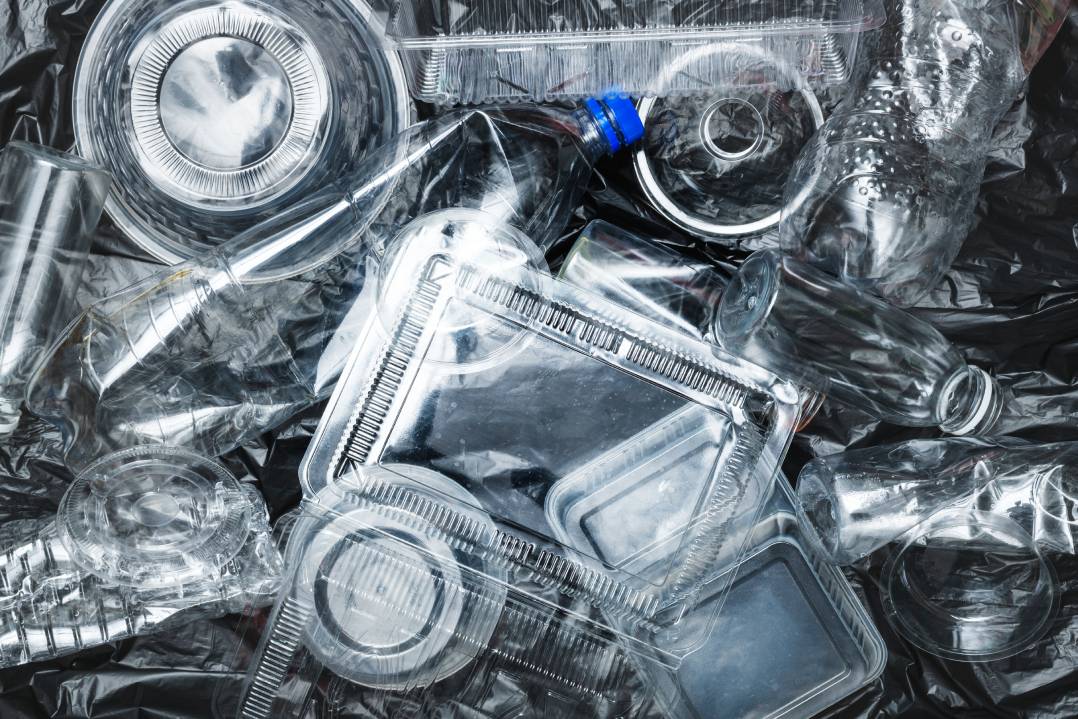 Crisi degli impianti della plastica, Ecopolietilene:«Serve incentivare l’uso di polimeri riciclati»