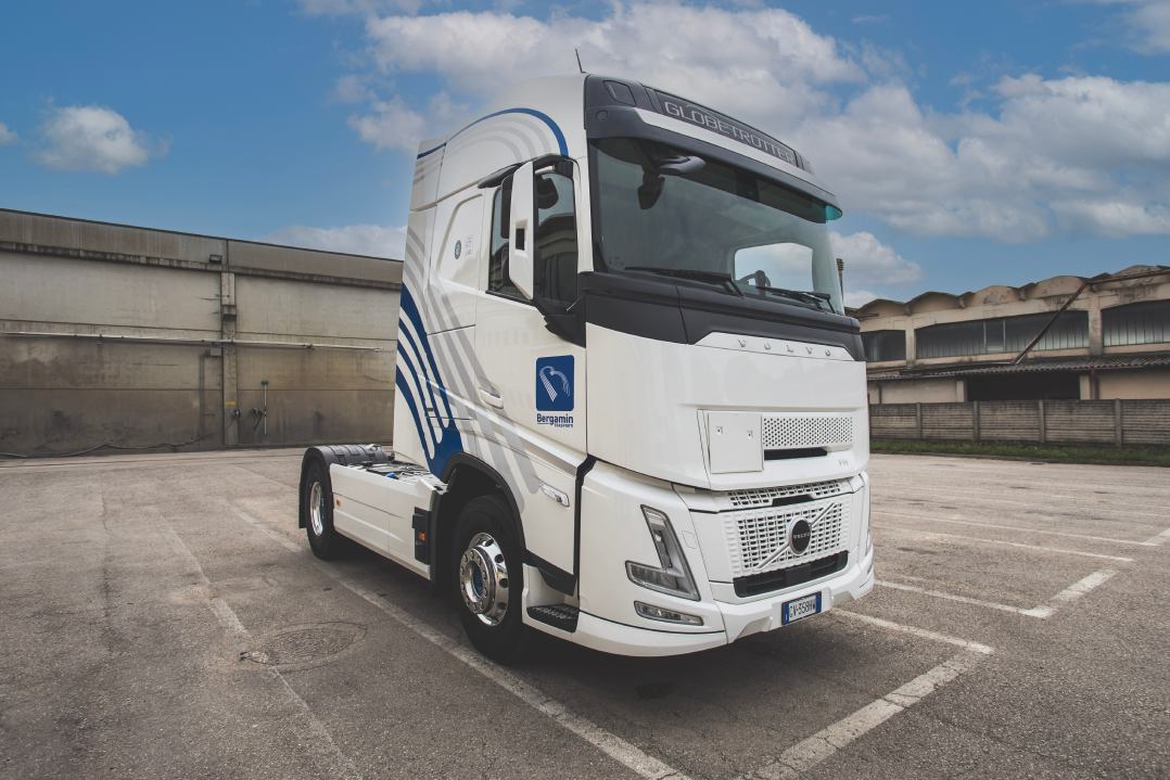 Volvo consegna uno dei primi FH Aero all’azienda di trasporti Bergamin