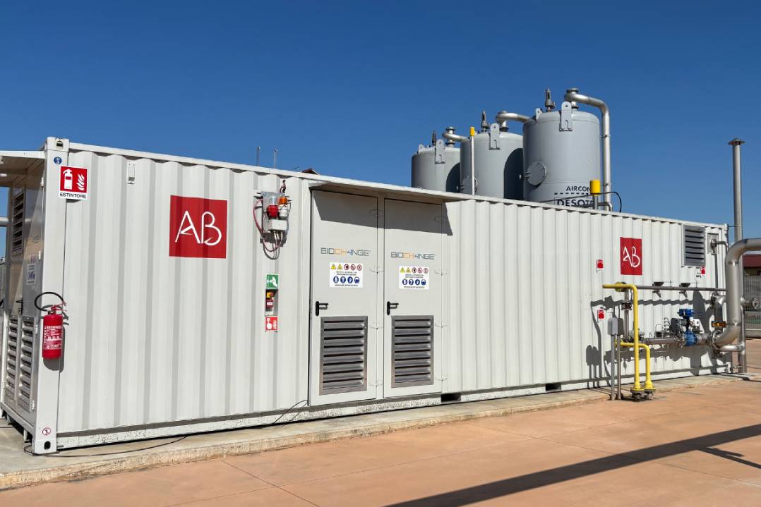 IVECO presente al fianco di Koster Logter e AB per l’inaugurazione di un impianto di biometano