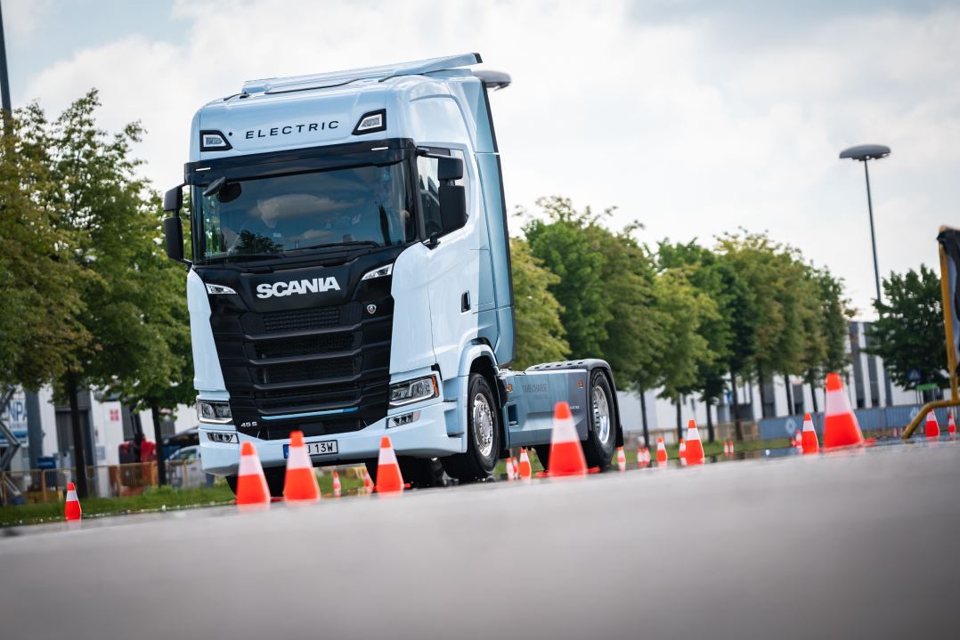 Scania attraversa l’Europa in modalità 100% elettrica: 6 tappe europee e oltre 3.500 km