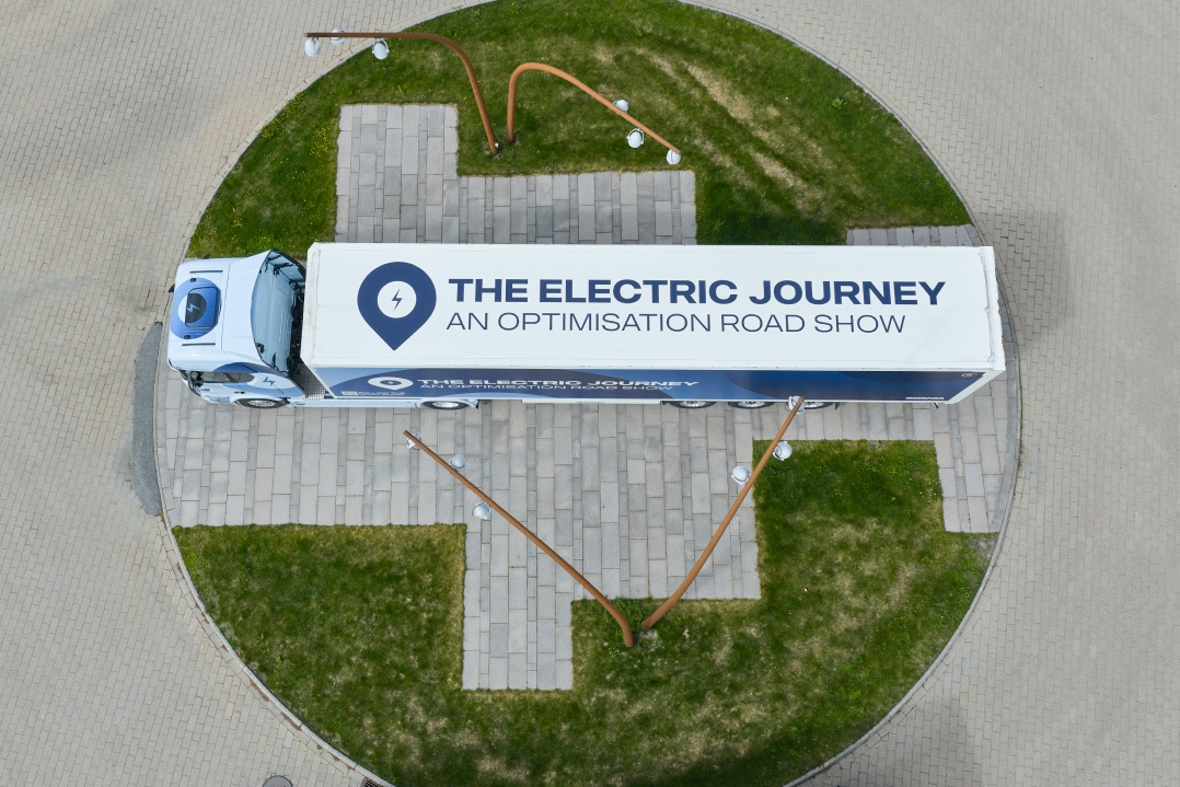 Innovazione elettrica in viaggio: al via il roadshow europeo di Scania