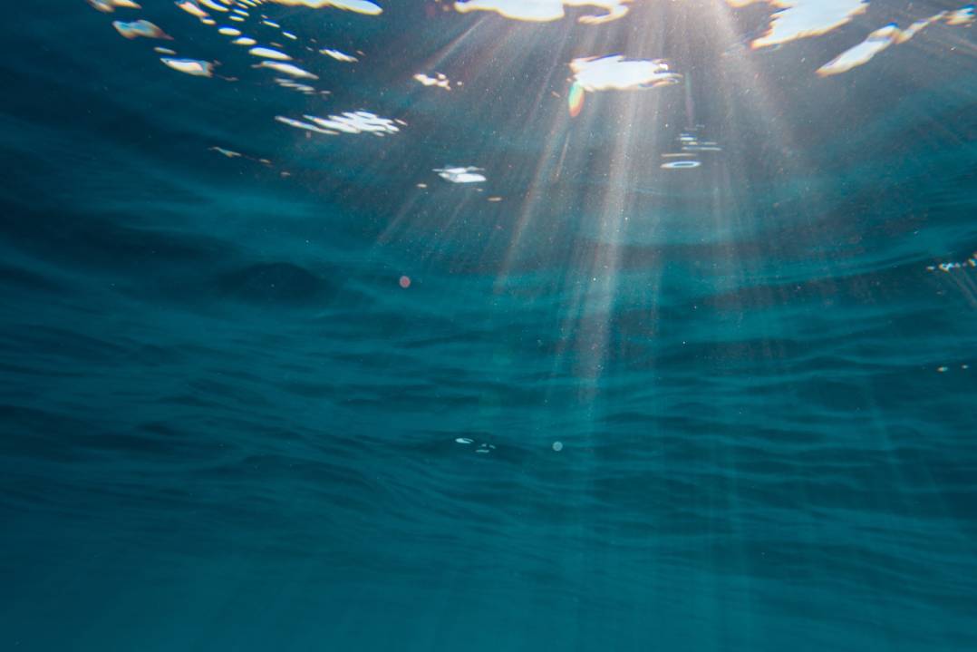 Sotto la superficie: l’energia solare nel mondo subacqueo