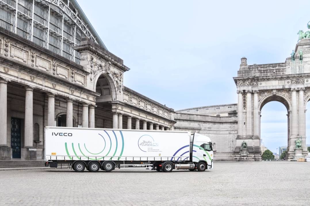 IVECO al Tour d’Europe: oltre 5.000 km a bordo di un camion alimentato a Bio-LNG
