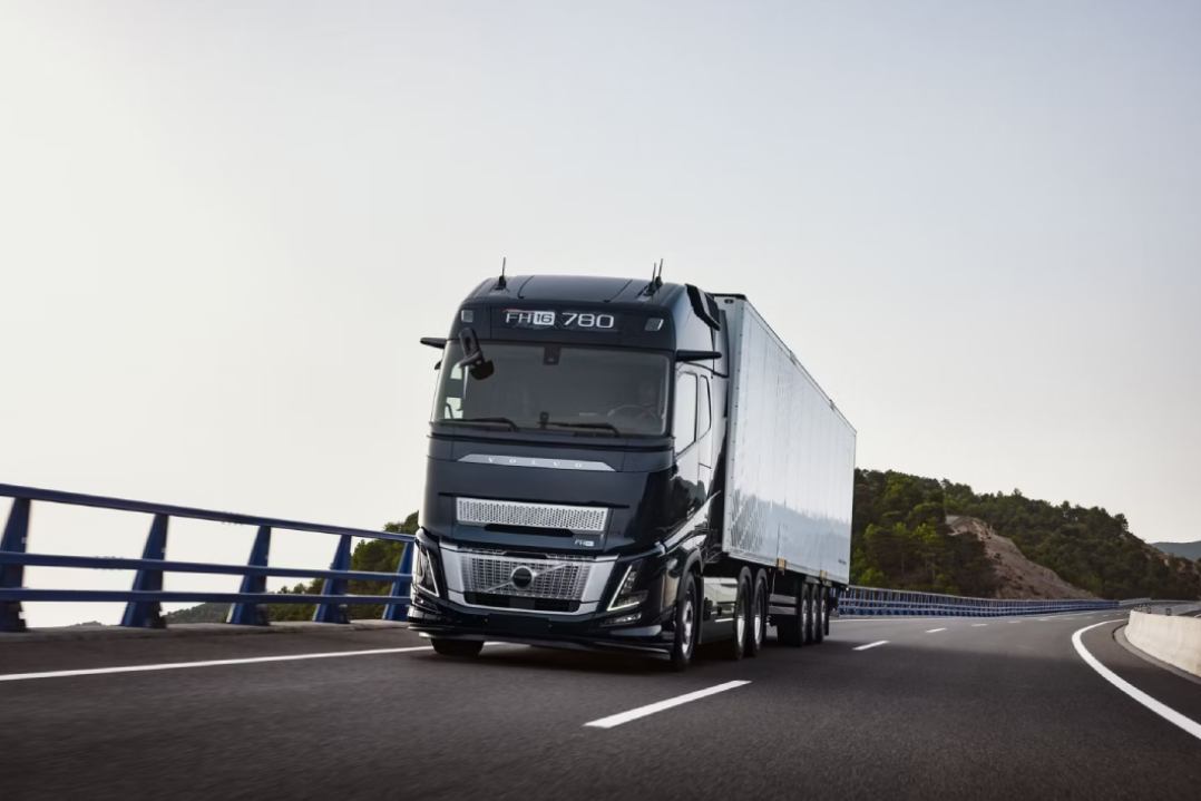 Volvo Trucks allo IAA 2024: Nuovi veicoli e tecnologie a sostegno del viaggio verso le zero emissioni