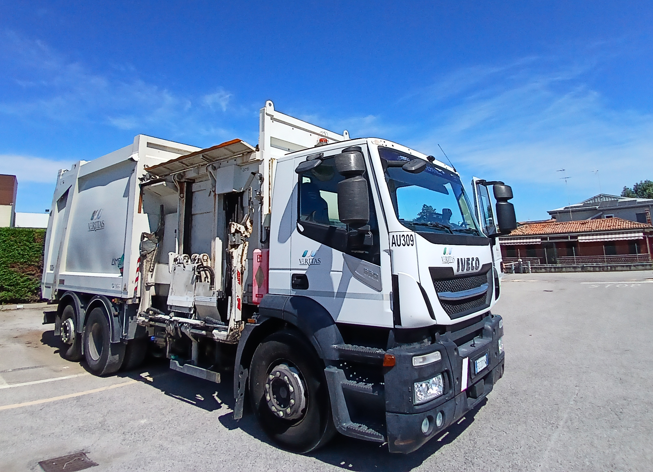 Chioggia più sicura: la multiutility Veritas introduce i sistemi di sicurezza Brigade con AI su mezzi di raccolta rifiuti